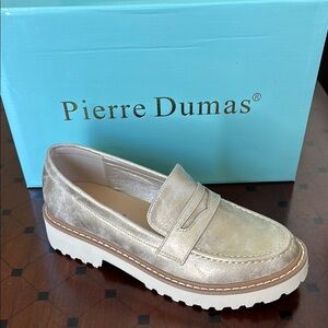Pierre Dumas Women's Gold Loafers